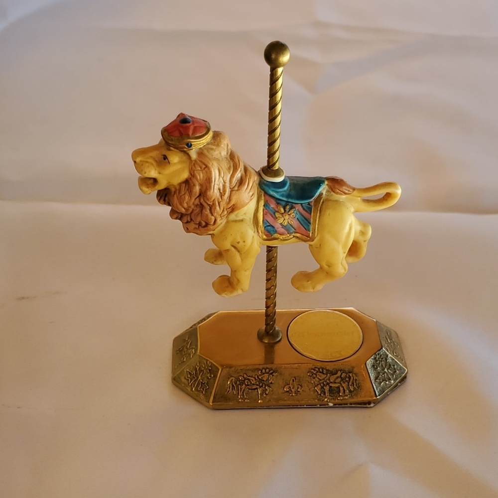 Lion Westminster Carousel Collection